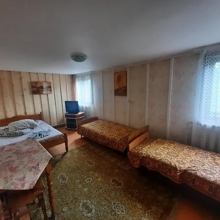 Dzherelo Hostel Jassinja